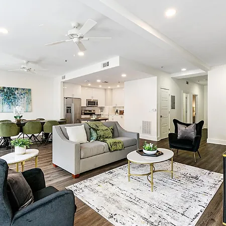 Spacious Luxury 4Br Condo Moments From French Quarter